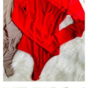 -New without tag beautiful bodysuit😍